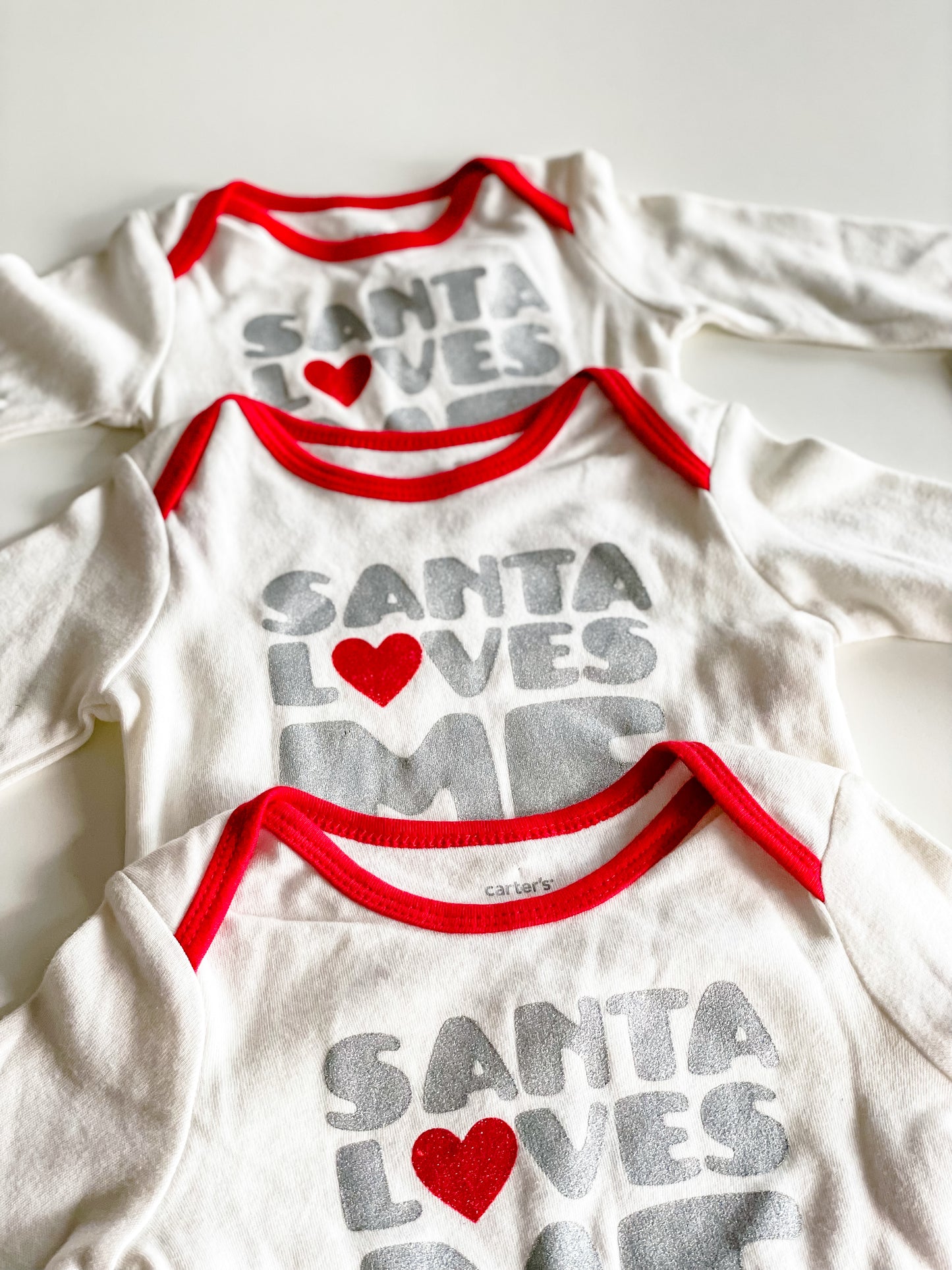 Bodysuit Carter's "Santa Loves me"